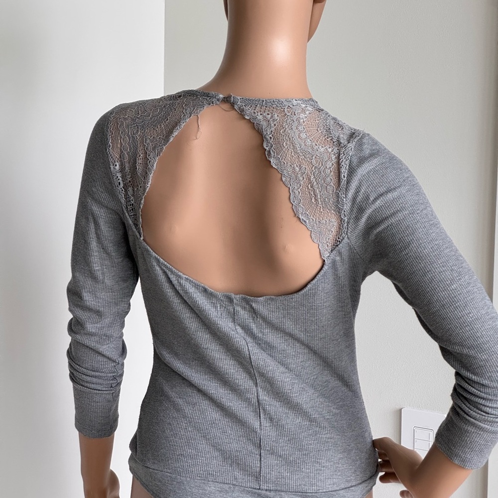 Jun & Ivy Gray Lace Detail Top XS